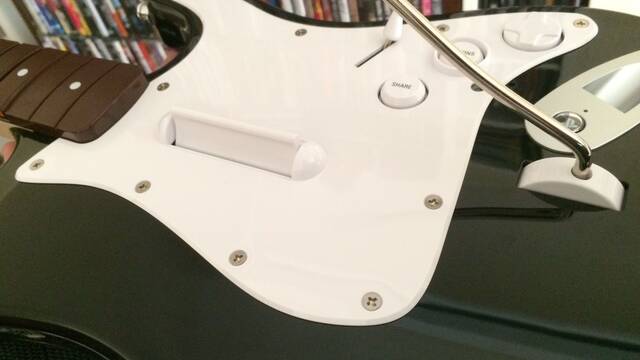 Los instrumentos de Rock Band 4 - 