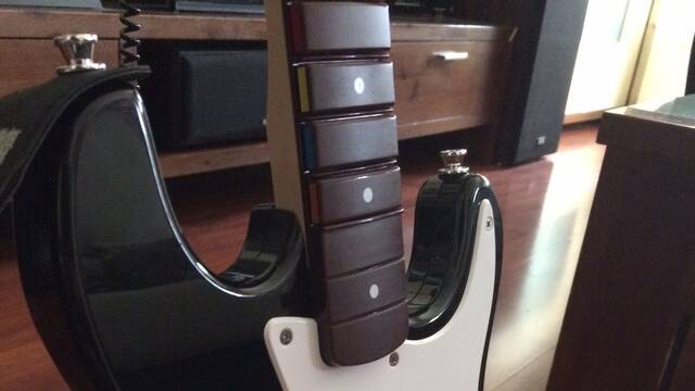 Los instrumentos de Rock Band 4 - 