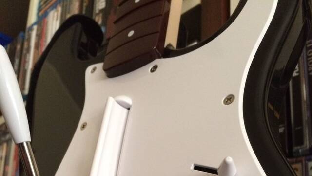 Los instrumentos de Rock Band 4 - 