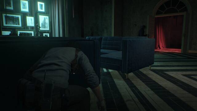 The Evil Within 2 - Algo no va bien - Ocultarte tras el sof