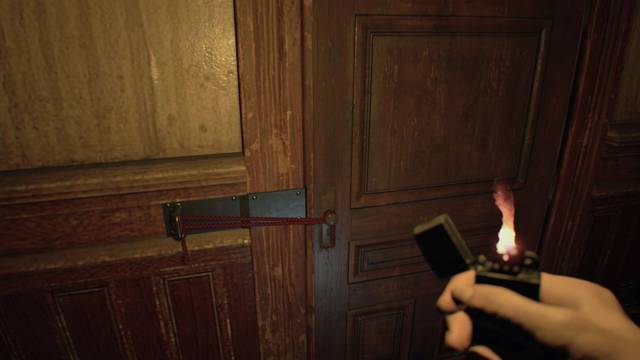 Resident Evil 7 DLC Hijas - Bloquear la puerta