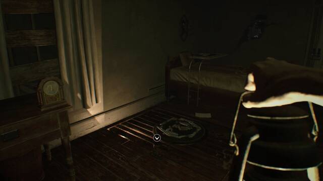 Resident Evil 7 El dormitorio - Mover la cama