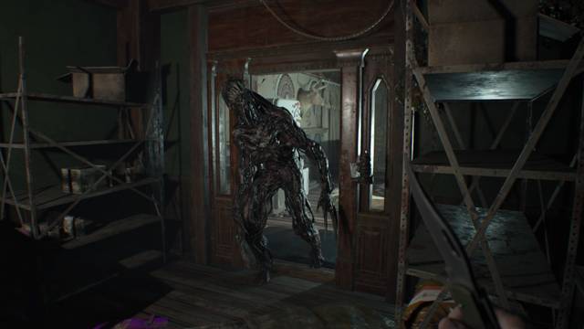 Resident Evil 7 Ethan debe morir - Trampa en almacén