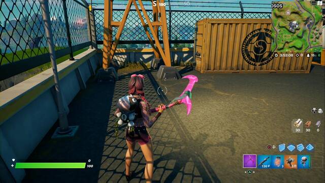 Fortnite Battle Royale - Coloca micros en ubicaciones clave - Estacion de Radio FN, al pie de la torre sudeste