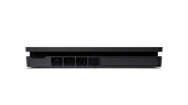 PlayStation 4 slim -