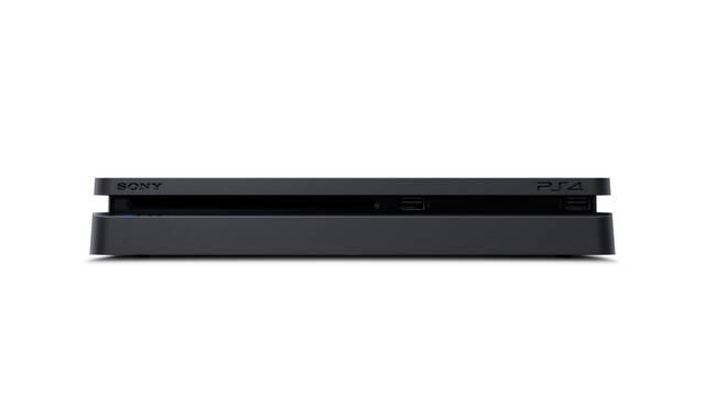 PlayStation 4 slim -